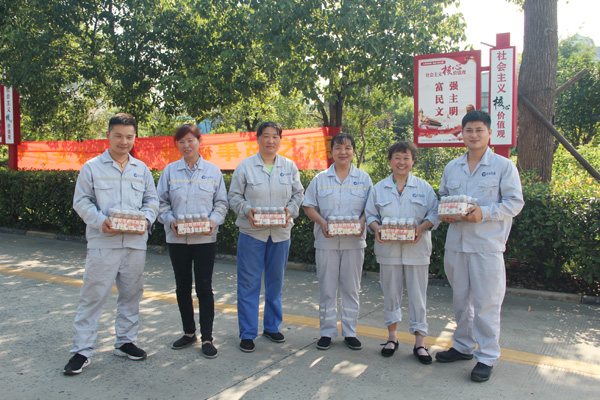 PA视讯集团官网工会开展“夏送清凉”慰问活动