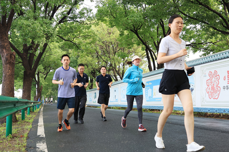 献礼建党节——PA视讯集团官网环巢湖跑步活动